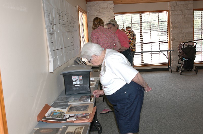 DSC_6672.JPG - Now this is an interesting photograph.