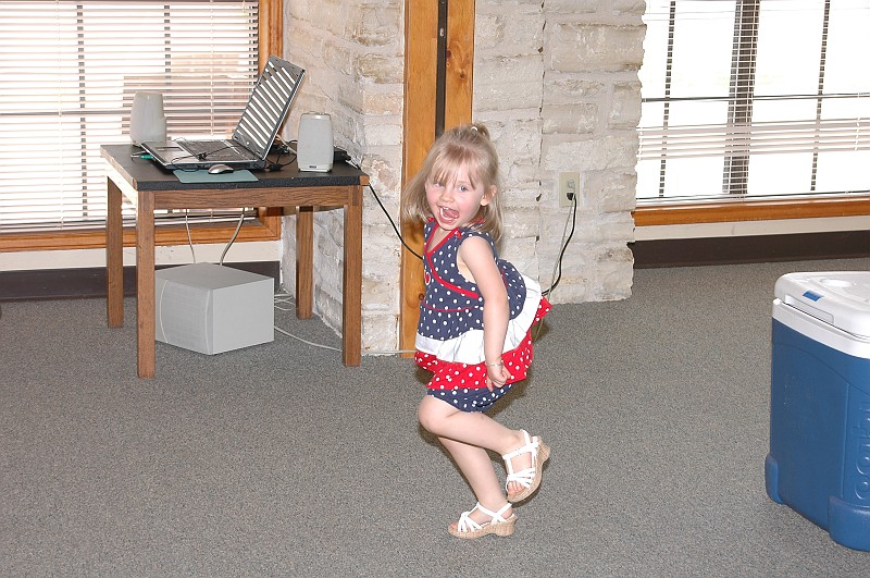 DSC_6675.JPG - I love to dance.