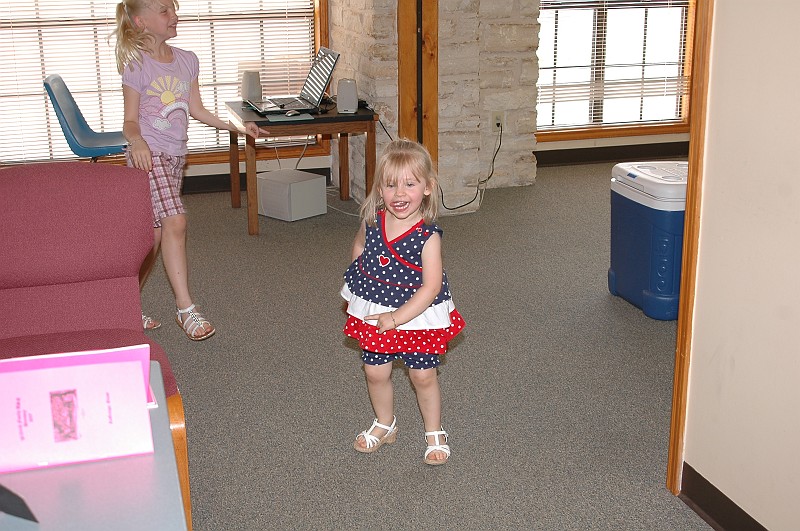 DSC_6676.JPG - Great music makes me want to dance.