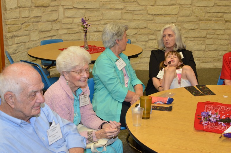 DSC_0289.JPG - After supper on Friday night, there were many opportunities for table talk..