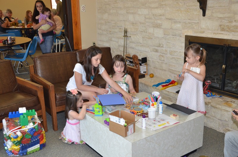 DSC_0330.JPG - Enjoying the crafts and games.