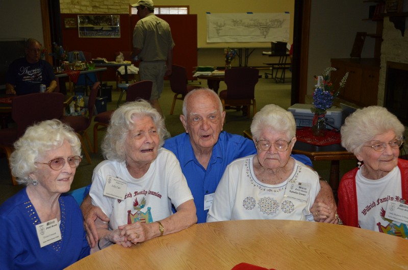 DSC_0365.JPG - Four sisters and their brother.